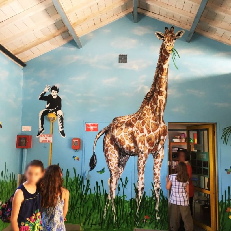 Girafe Peinte Par A-mo Streetart Dans Une école